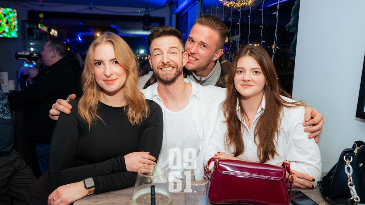 Neon White Party - SantoRino Bar