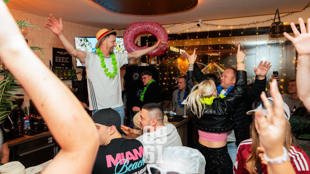 Malle Party - SantoRino Bar