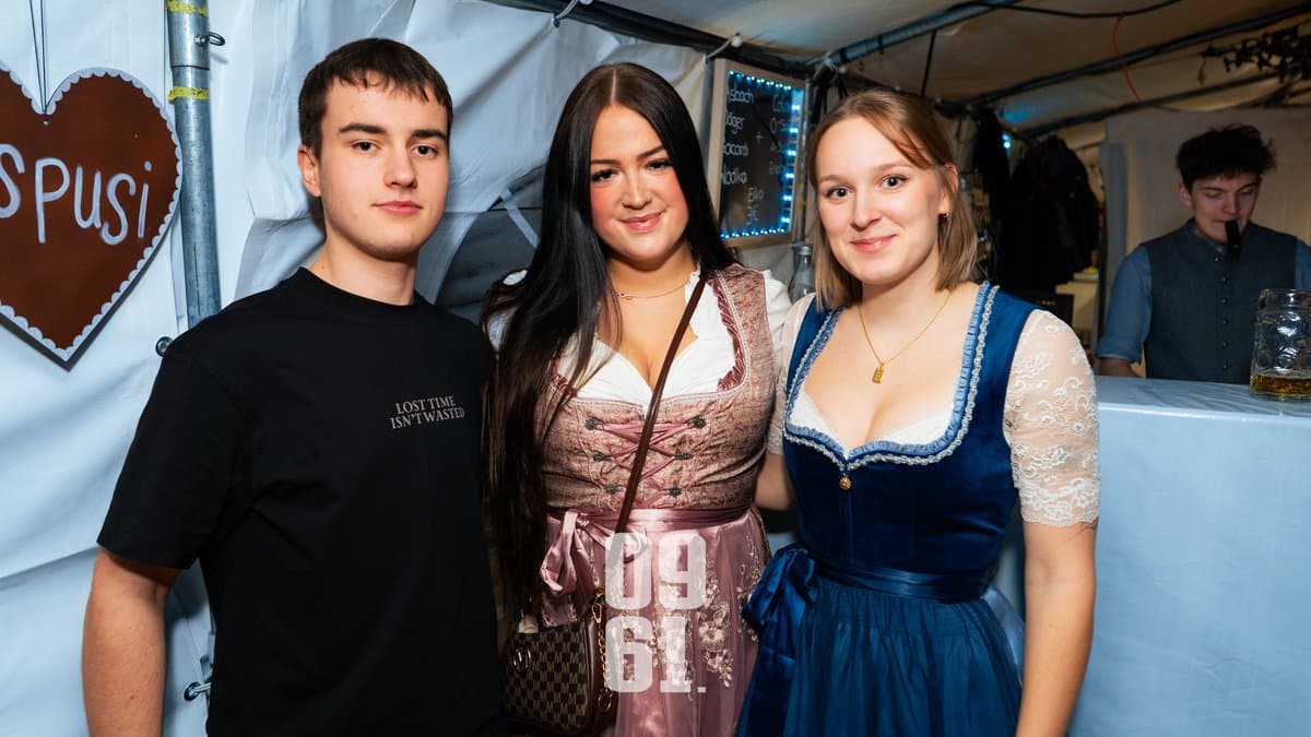 -dsc8400-1763870446371.jpg