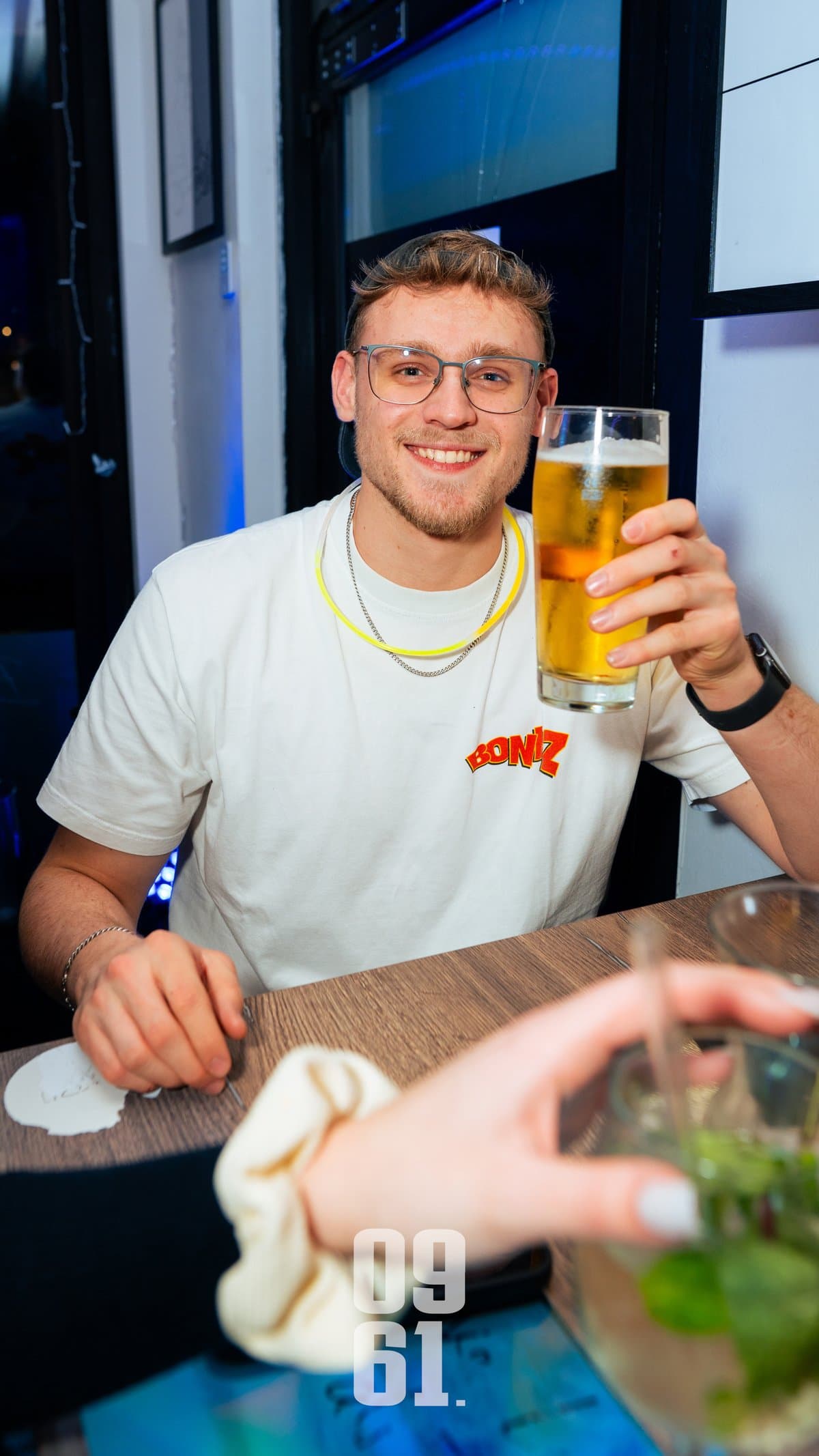 Neon White Party - SantoRino Bar preview