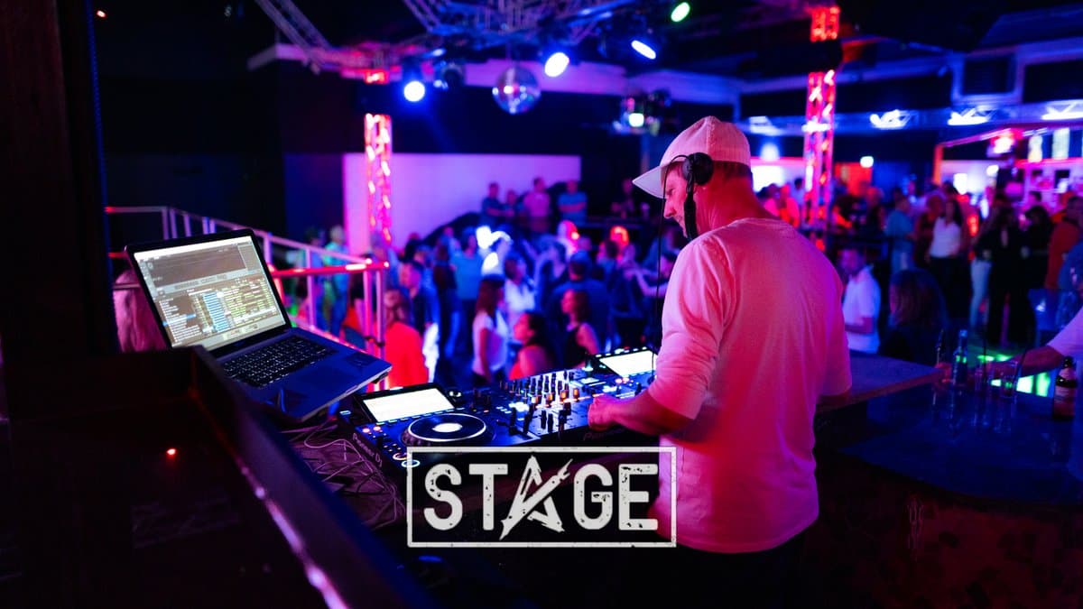 Ü30 - Stage